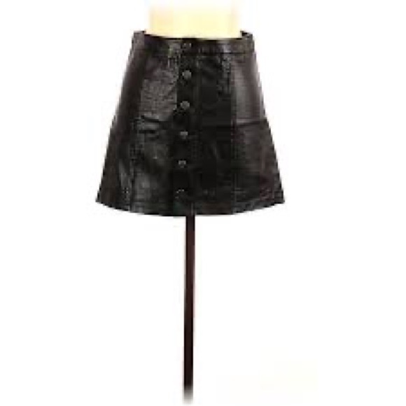 Divided Skirt Faux Vegan Textured Leather Full Front Snap-On - Picture 3 of 13